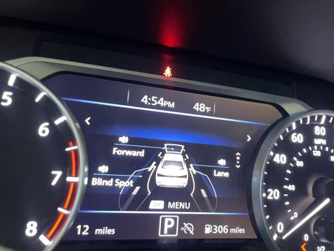 Used 2025 Nissan Sentra SR w/ SR Premium Package FWD image 10