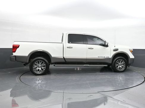 Used 2019 Nissan Titan Platinum Reserve w/ Platinum Utility Package AWD/4WD image 17