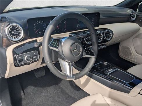 Used 2026 Mercedes-Benz CLA 250 image 3