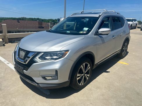 Used 2017 Nissan Rogue SL w/ SL Premium Package AWD/4WD image 1