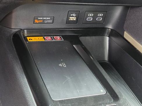 Used 2025 Toyota Camry LE image 24