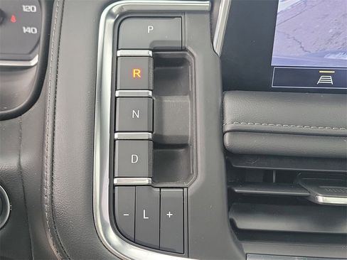 Used 2021 Chevrolet Tahoe Z71 image 32