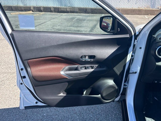 Used 2023 Nissan Kicks SR FWD image 15