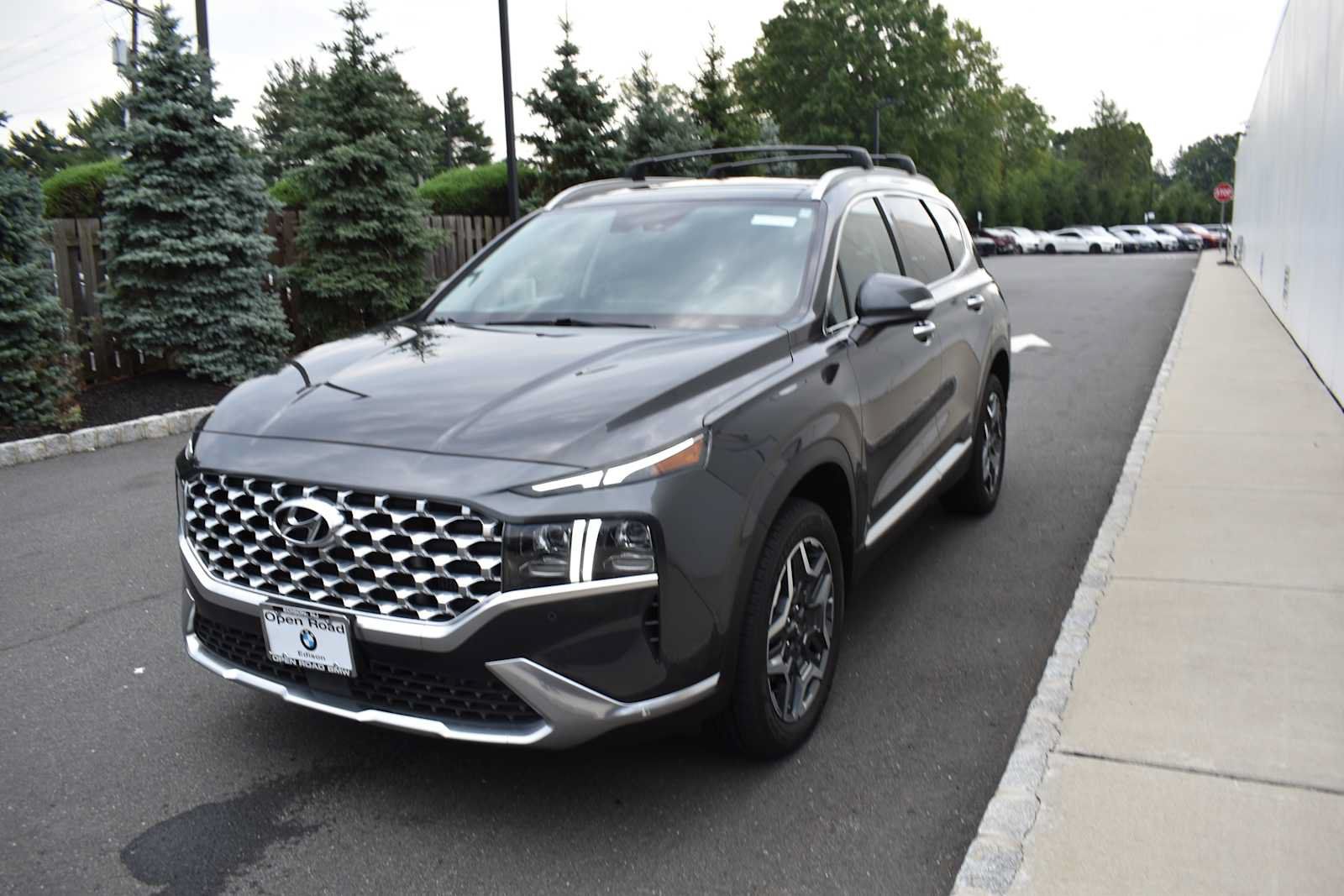 Used 2022 Hyundai Santa Fe Limited w/ Cargo Package AWD/4WD image 4