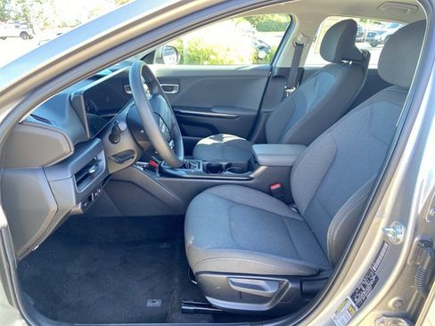 Used 2025 Kia K4 FWD image 34