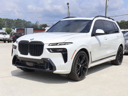 Used 2024 BMW X7 xDrive40i w/ M Sport Package AWD/4WD image 45