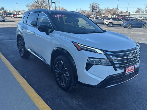 Used 2024 Nissan Rogue Platinum image 7