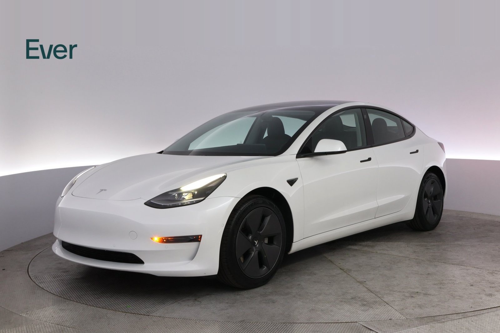 Used 2021 Tesla Model 3 Standard Range Plus RWD image 2
