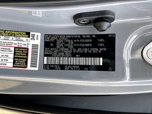 Used 2024 Toyota Sienna XLE Woodland Edition image 41