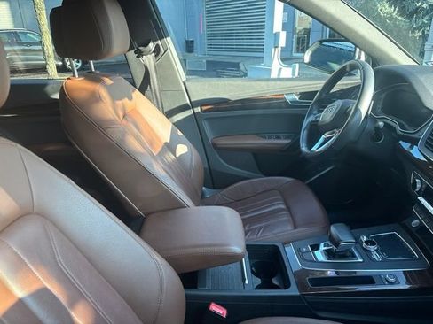 Used 2019 Audi Q5 2.0T Premium Plus w/ Premium Plus Package AWD/4WD image 10