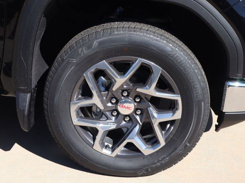 New 2026 GMC Sierra 1500 SLE w/ Max Trailering Package image 18