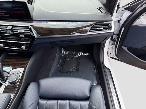 Used 2019 BMW 530i 530i w/ Convenience Package image 18