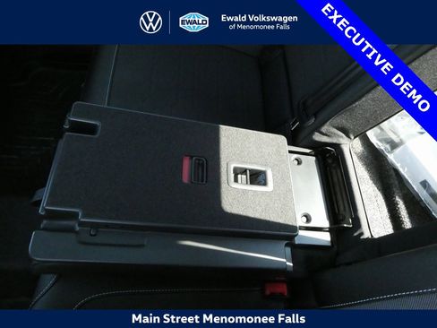 New 2025 Volkswagen Taos SE image 38
