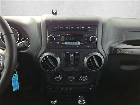 Used 2018 Jeep Wrangler Unlimited Sport S AWD/4WD image 13