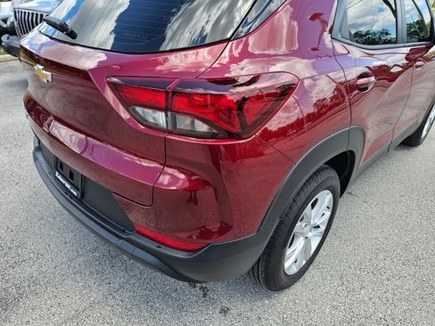 Used 2023 Chevrolet TrailBlazer LS FWD image 13