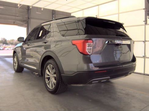 Used 2021 Ford Explorer XLT w/ Equipment Group 202A RWD image 11