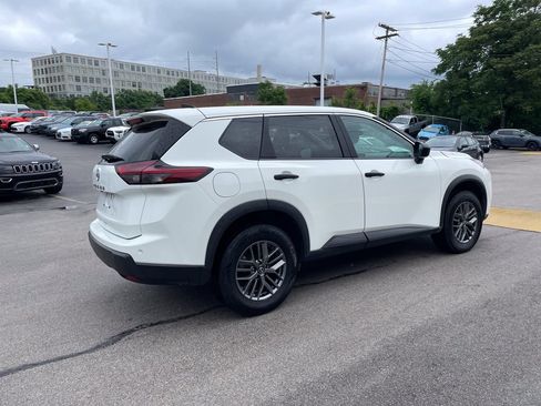 Used 2024 Nissan Rogue S FWD image 8