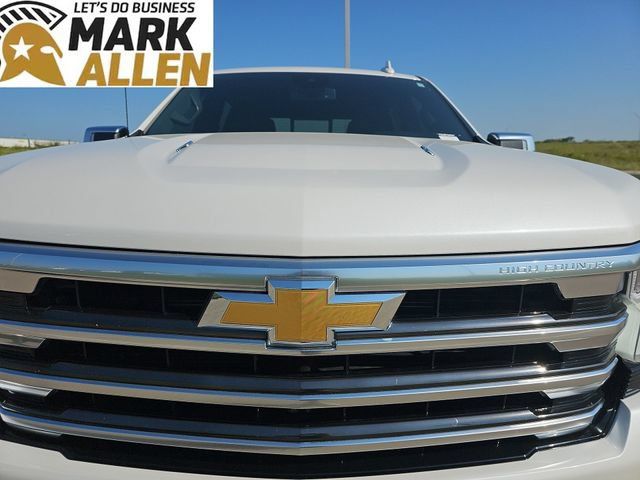 Used 2024 Chevrolet Silverado 1500 High Country w/ High Country Premium Package AWD/4WD image 32
