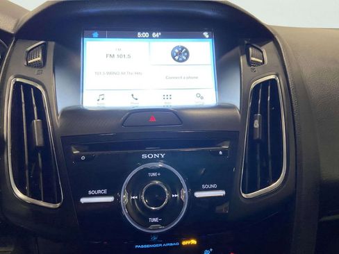 Used 2018 Ford Focus SEL image 32