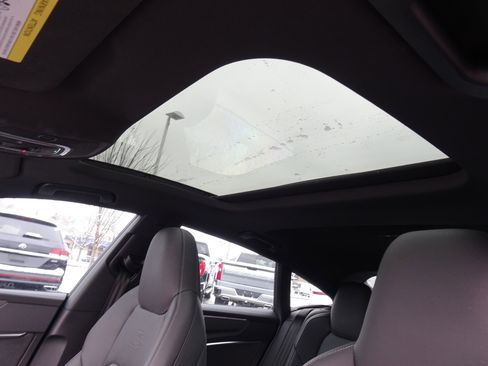 Certified 2025 Audi S7 Premium Plus image 10