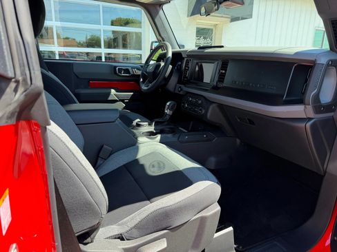 Used 2023 Ford Bronco 2-Door AWD/4WD image 8