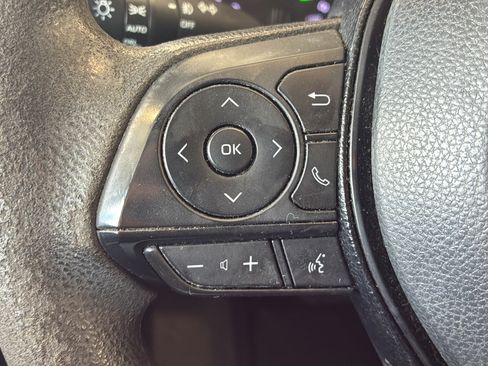 Used 2021 Toyota RAV4 XLE FWD image 35
