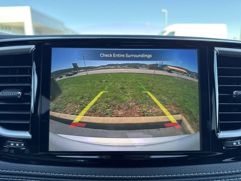New 2026 Chrysler Pacifica Select w/ S Appearance Package FWD image 17