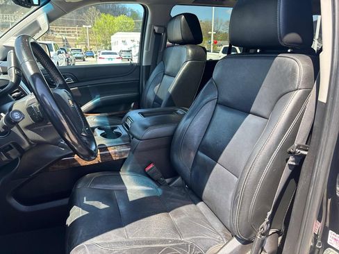 Used 2019 Chevrolet Suburban LT AWD/4WD image 12