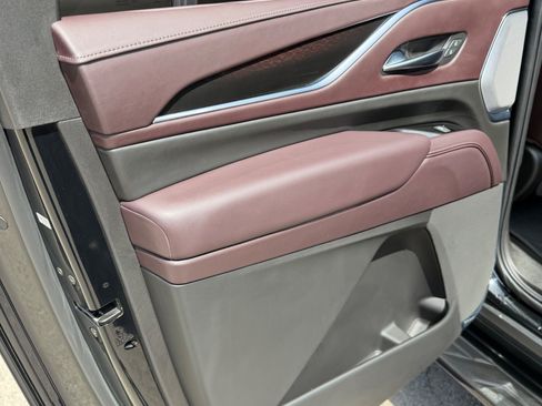 Used 2023 Cadillac Escalade ESV Sport Platinum AWD/4WD image 14