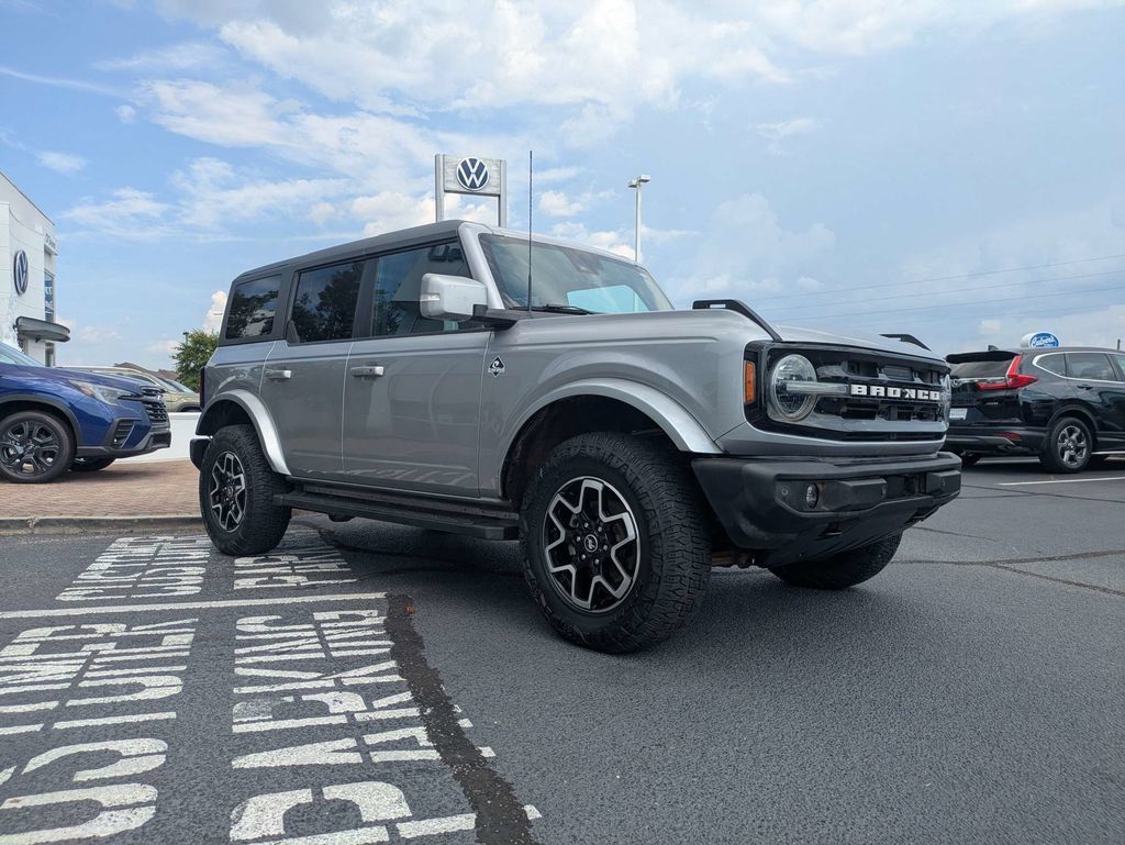 Used 2023 Ford Bronco Outer Banks AWD/4WD image 3