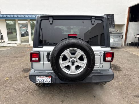 Used 2022 Jeep Wrangler Sport S image 4