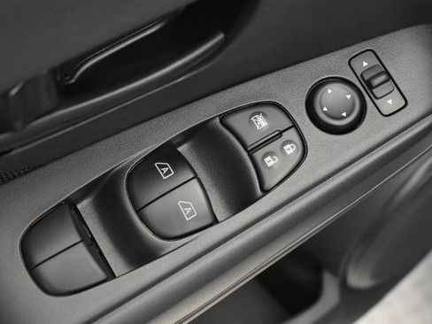 Certified 2025 Nissan Kicks Play S FWD image 10