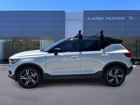 Used 2019 Volvo XC40 T4 R-Design FWD image 4