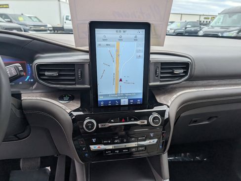 Used 2021 Ford Explorer Platinum w/ Equipment Group 601A image 21