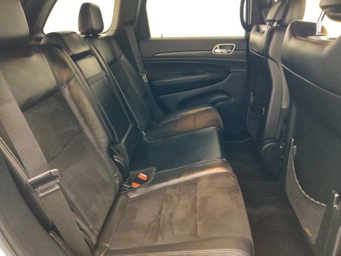 Used 2018 Jeep Grand Cherokee Altitude AWD/4WD image 19