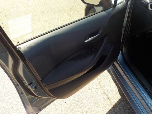 Used 2021 Toyota Corolla LE image 16