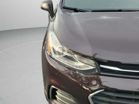 Used 2020 Chevrolet Trax LT w/ LT Convenience Package FWD image 12