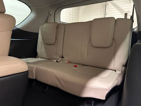 Used 2022 Nissan Armada SL w/ Captain's Chairs Package image 9