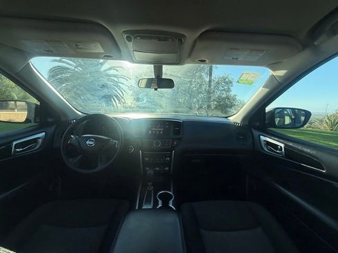 Used 2020 Nissan Pathfinder S image 17