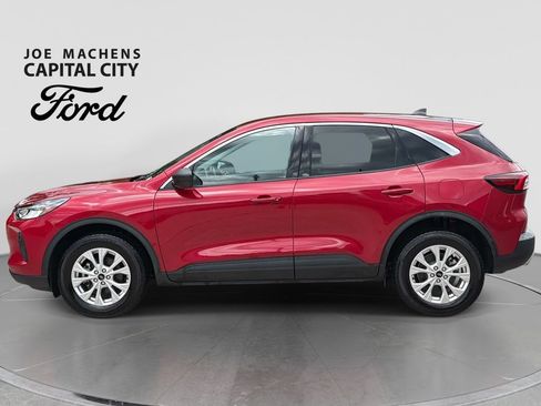 Used 2023 Ford Escape Active w/ Tech Pack #1 AWD/4WD image 9