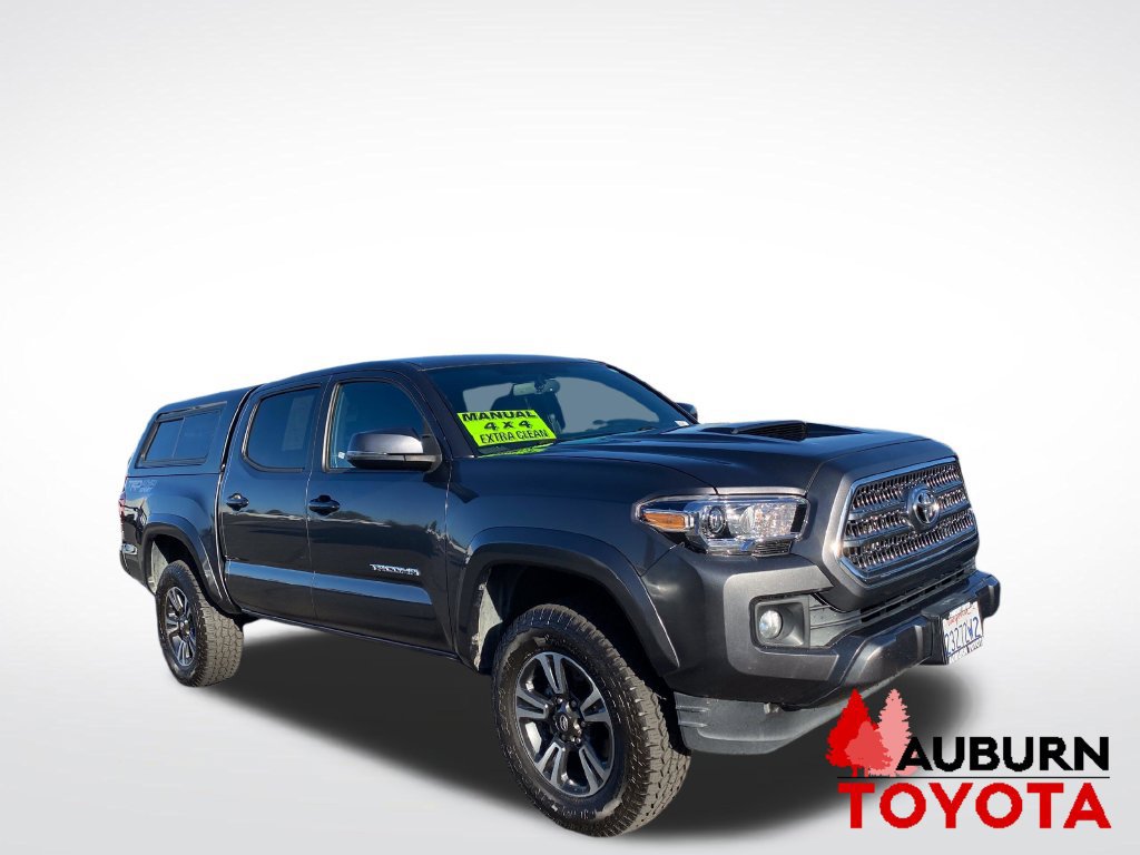 Used 2017 Toyota Tacoma TRD Sport w/ Tow Package AWD/4WD image 3