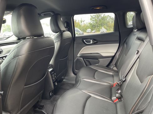 Used 2023 Jeep Compass Limited AWD/4WD image 11