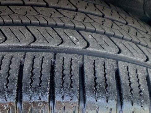 Used 2020 Toyota RAV4 XLE Premium FWD image 36