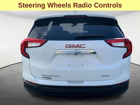 Used 2024 GMC Terrain SLE image 12