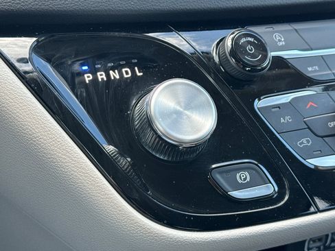 Used 2024 Chrysler Voyager LX image 24