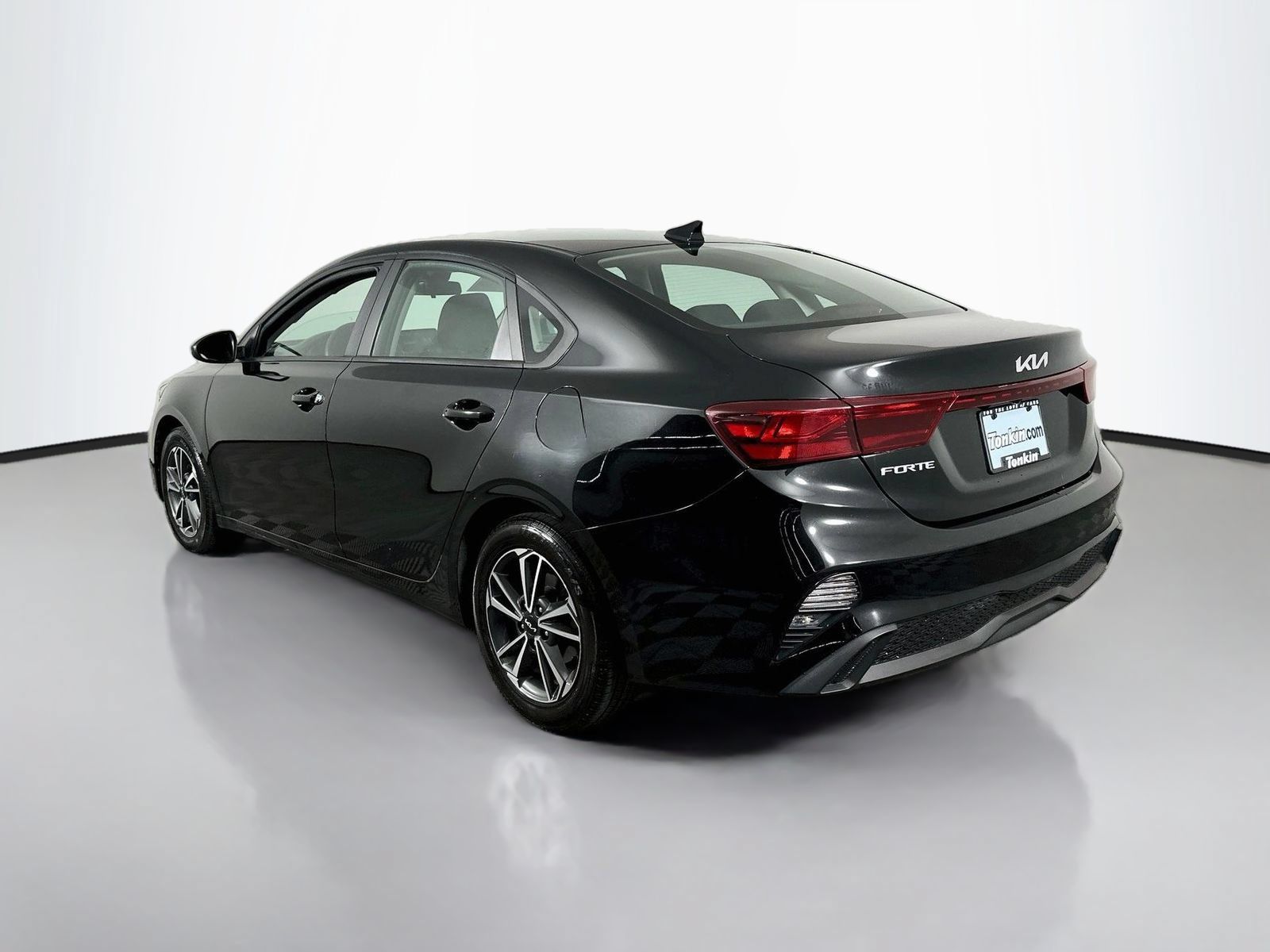 Used 2023 Kia Forte LXS FWD image 5