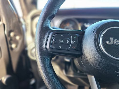 Used 2022 Jeep Wrangler Unlimited Sport image 23