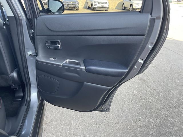 Used 2025 Mitsubishi Outlander Sport SE AWD/4WD image 14