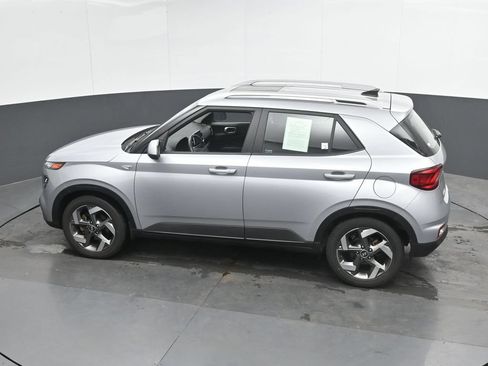 Used 2022 Hyundai Venue SEL FWD image 32