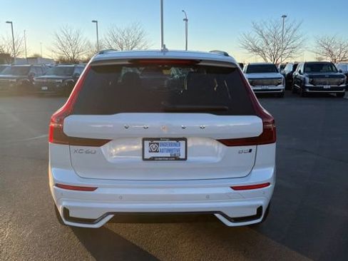 New 2026 Volvo XC60 B5 Core AWD/4WD image 4